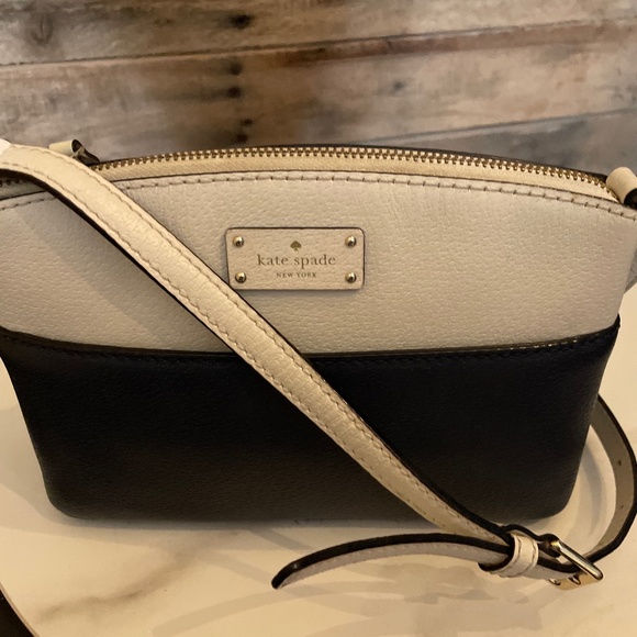 kate spade Handbags - Kate Spade White & Navy Leather Crossbody Bag